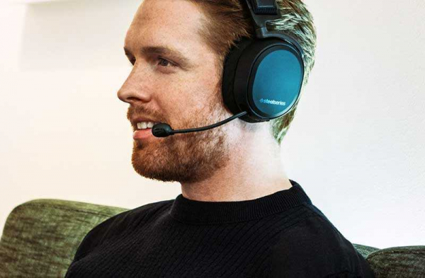 Обзор SteelSeries Arctis Pro Wireless: дорогие беспроводные наушники с базой