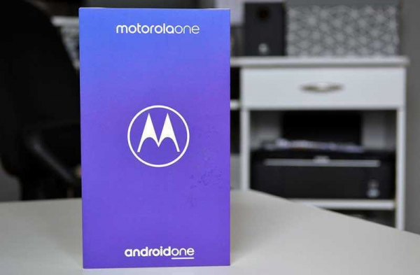 Обзор Motorola One: средний телефон с компромиссами