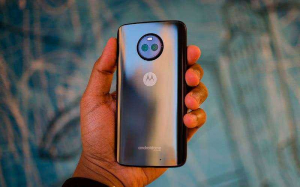 Обзор Moto X4 и X4 Android One — Выносливый и производительный смартфон