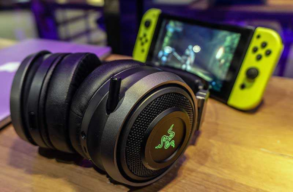 Обзор Razer Nari Ultimate наушников, вибрирующих лучше DualShock