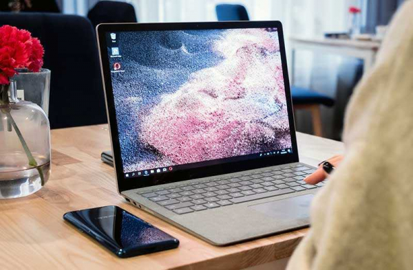 Обзор Microsoft Surface Laptop 2: так должен работать каждый ноутбук с Windows