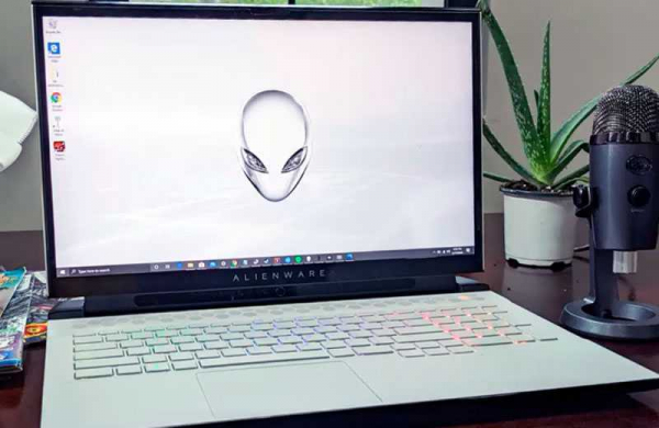 Обзор Alienware m17 R3: мощная игровая система с дисплеем 300 Гц