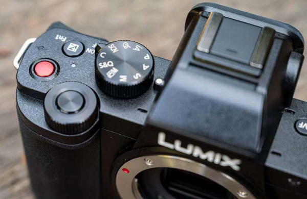 Обзор Panasonic Lumix G100: компактная камера не только для видео