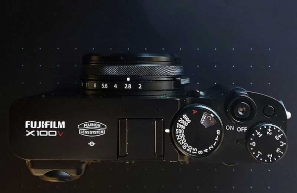 Обзор Fujifilm X100V: фотокамера получила новый объектив и наклонный экран