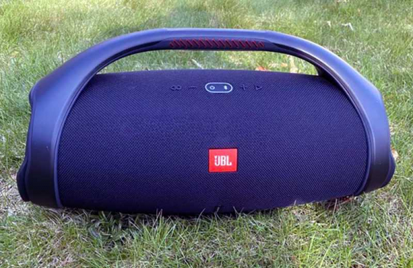 Обзор JBL Boombox 2: обновлённая колонка с мощным звуком в знакомом дизайне