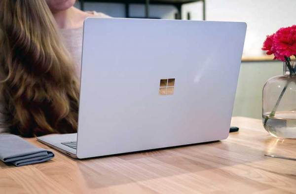 Обзор Microsoft Surface Laptop 2: так должен работать каждый ноутбук с Windows