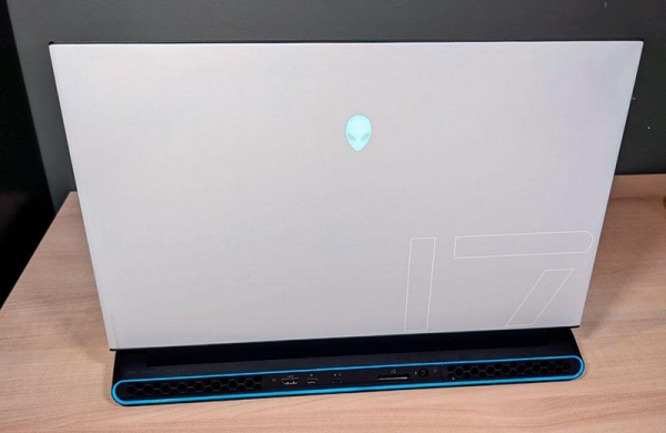 Обзор Alienware m17 R4 (2021): дорогой игровой ноутбук с клавишами Cherry MX