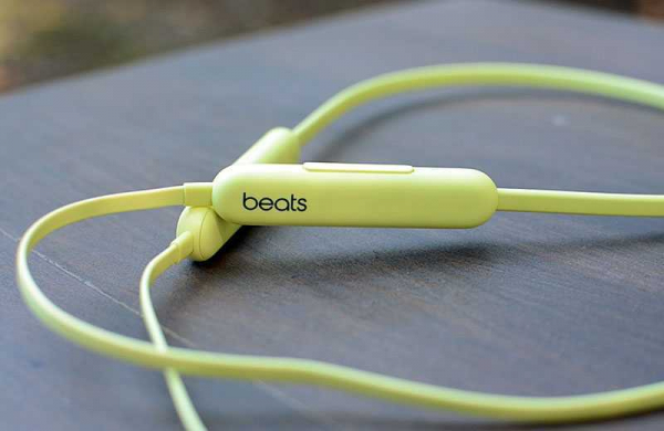 Обзор Beats Flex: Bluetooth-наушники от которых сложно отказаться