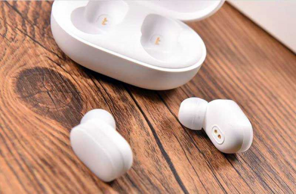 Обзор Xiaomi Mi AirDots: беспроводной звук и невысокая цена