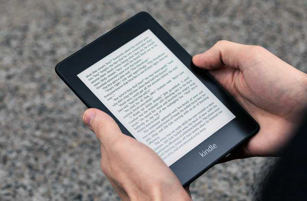 Обзор Amazon Kindle Paperwhite 2018: новый стандарт классической читалки