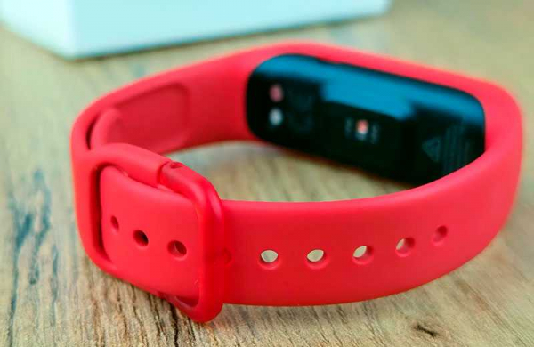 Обзор Samsung Galaxy Fit 2: простой и недорогой фитнес-браслет