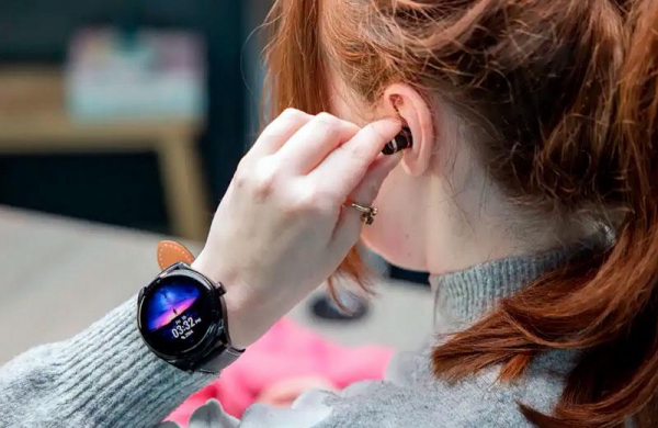 Обзор Huawei Watch Buds: умные часы с беспроводными наушниками в одном